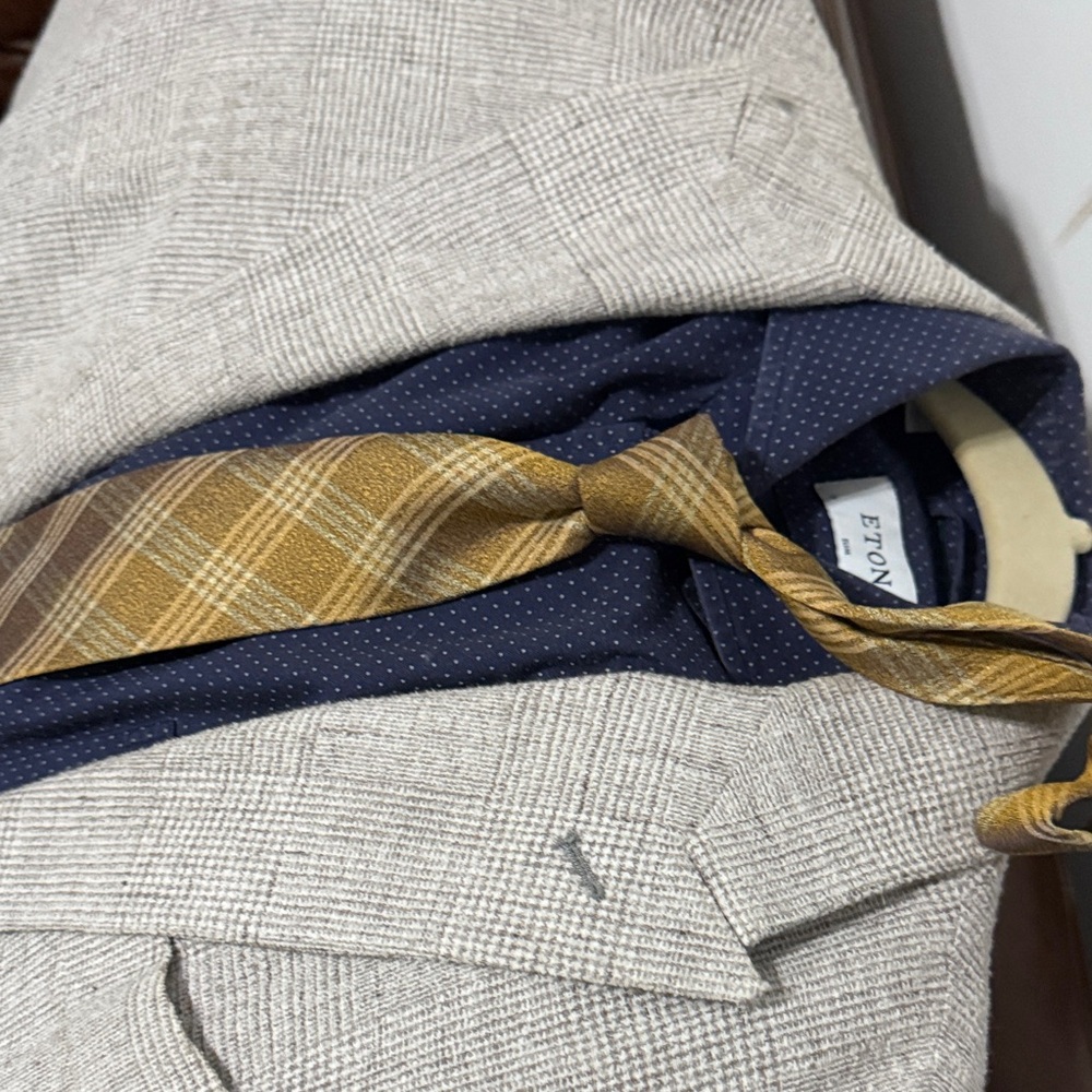 Gianna Versace Mustard Tie and Beige eleventy Blazer